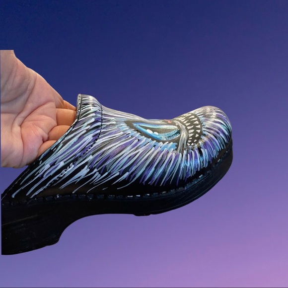 Cheshire Cat painted 🎨 clogs - Picture 3 of 8